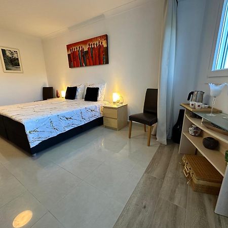 B&B Villa Árchez Buitenkant foto