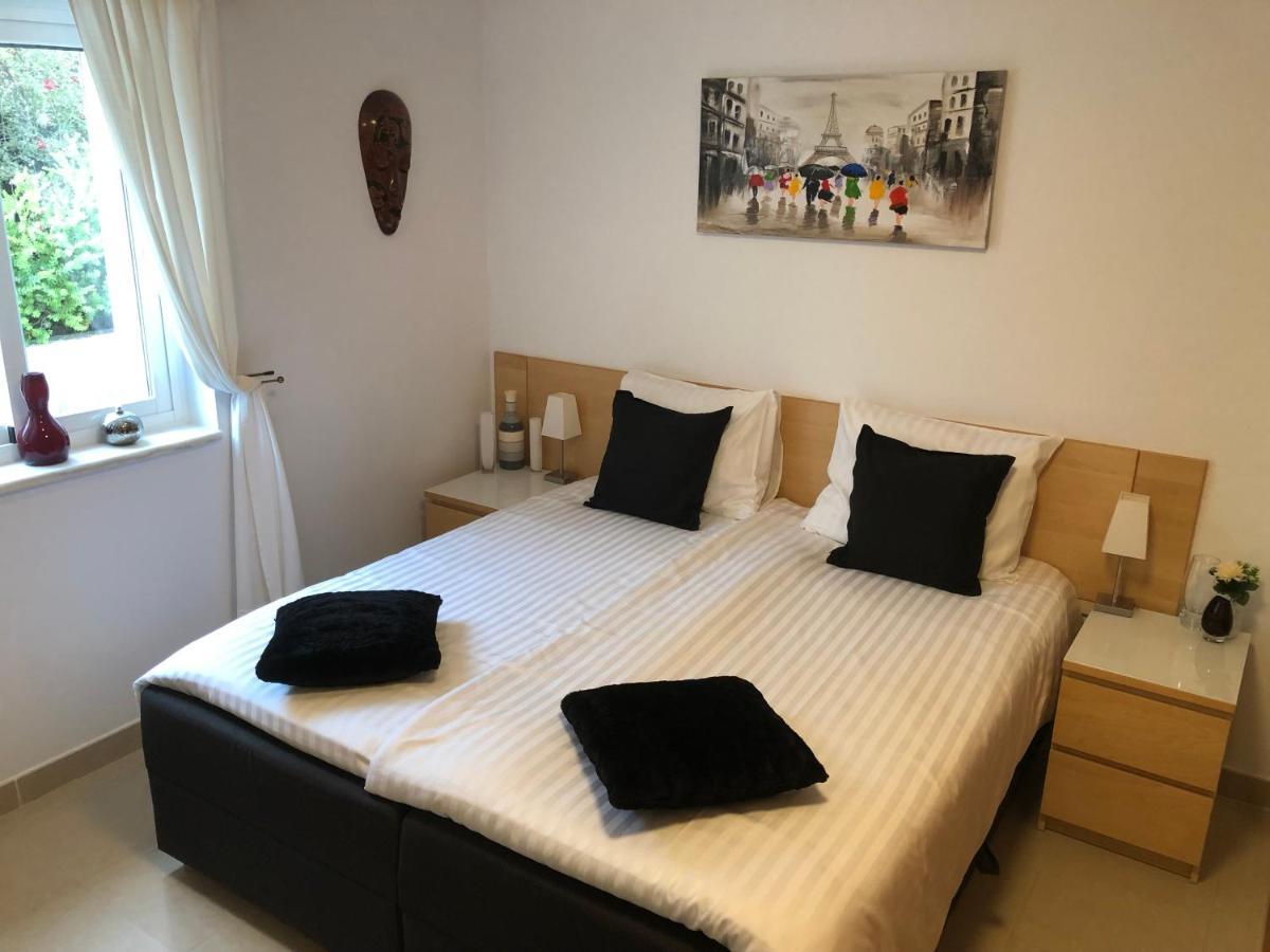 B&B Villa Árchez Buitenkant foto