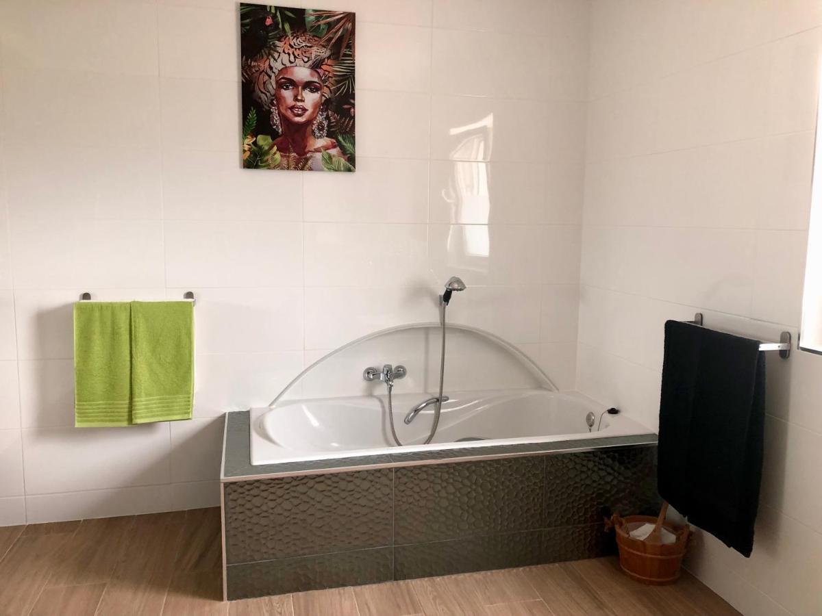 B&B Villa Árchez Buitenkant foto